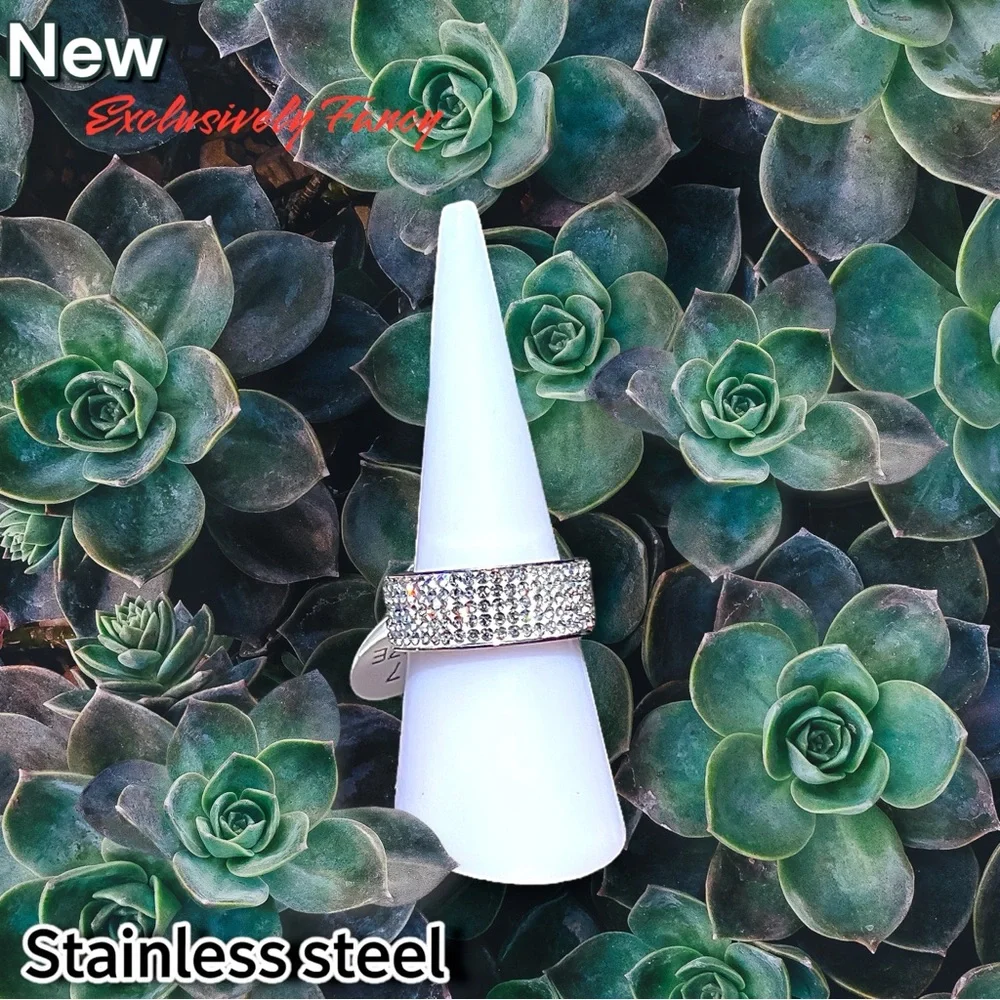 New Exclusively Fancy Stainless Steel 316L 5 Rows of AAA Crystal Ring Size 7